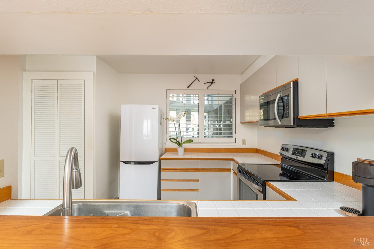 Detail Gallery Image 7 of 28 For 1201 Brickyard Way #205,  Richmond,  CA 94801 - 1 Beds | 1 Baths