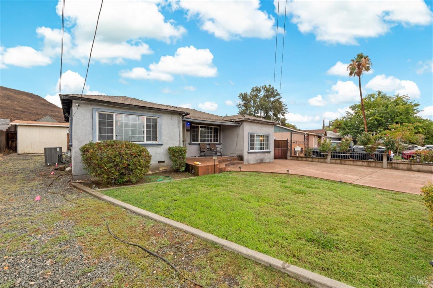 Detail Gallery Image 5 of 22 For 364 Brown St, Vacaville,  CA 95688 - 4 Beds | 2 Baths