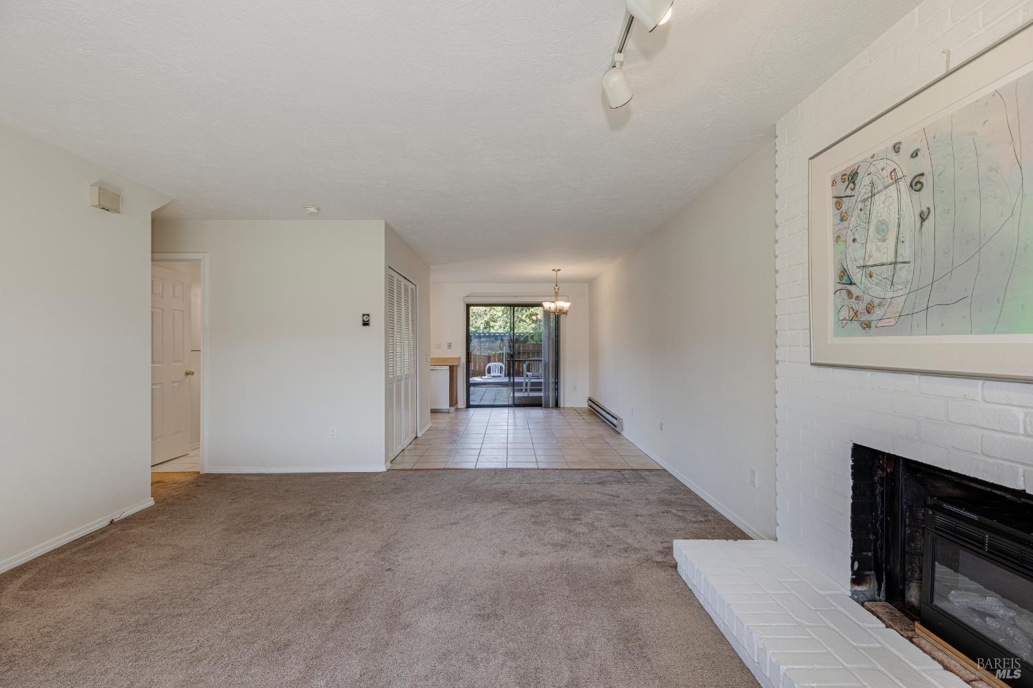 Detail Gallery Image 9 of 46 For 219 College View Dr, Rohnert Park,  CA 94928 - 3 Beds | 1/1 Baths