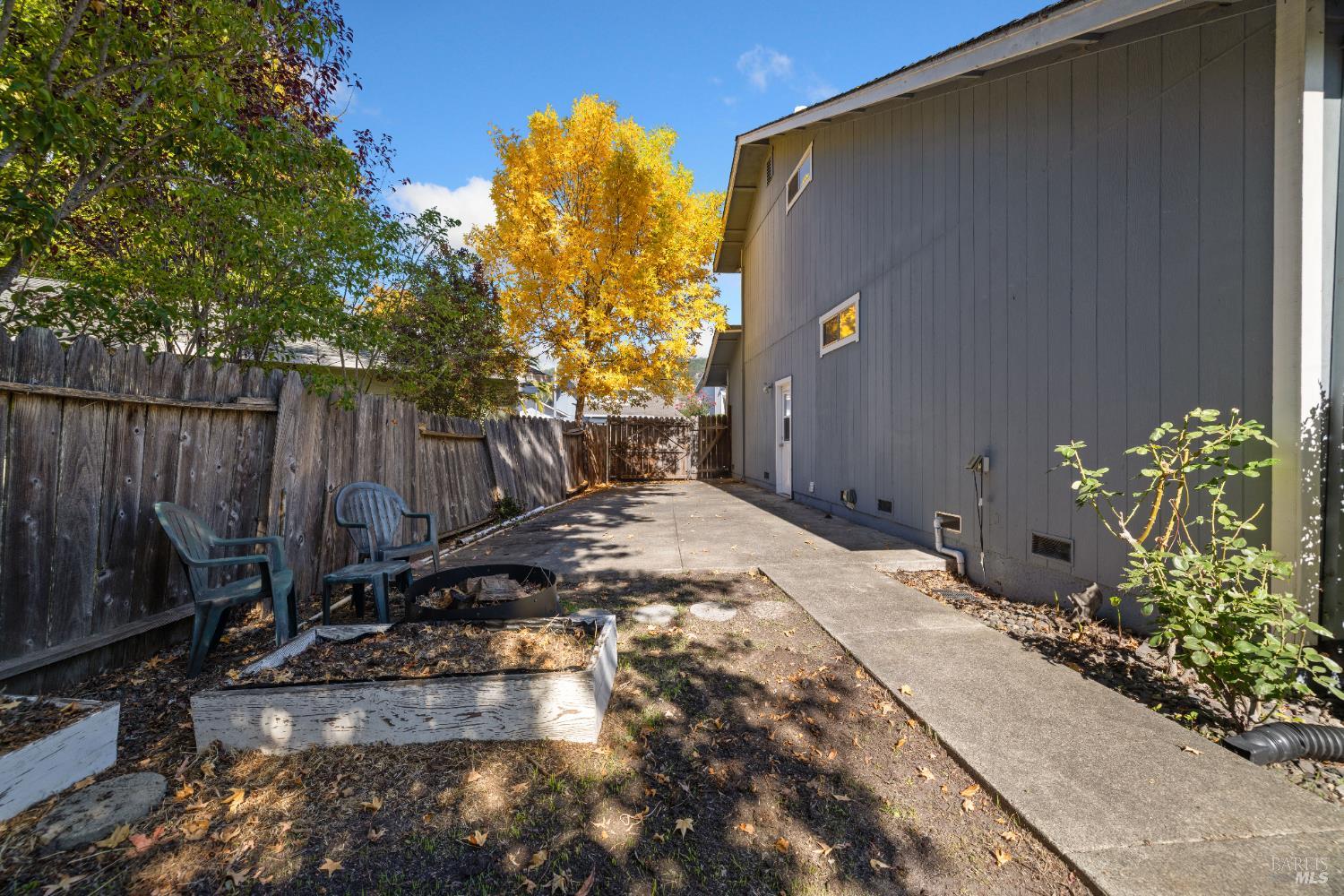 Detail Gallery Image 26 of 27 For 1511 Gladstone Way, Rohnert Park,  CA 94928 - 3 Beds | 2 Baths