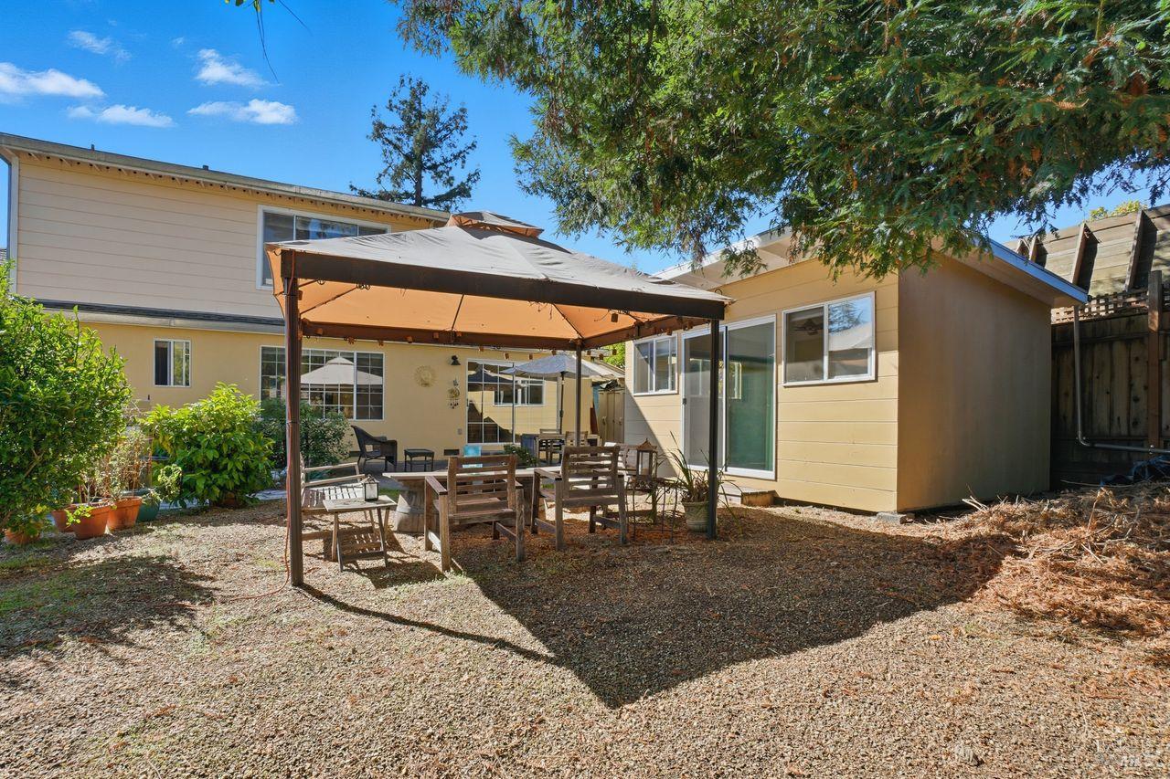 Detail Gallery Image 32 of 45 For 85 San Carlos Way, Novato,  CA 94945 - 4 Beds | 3 Baths