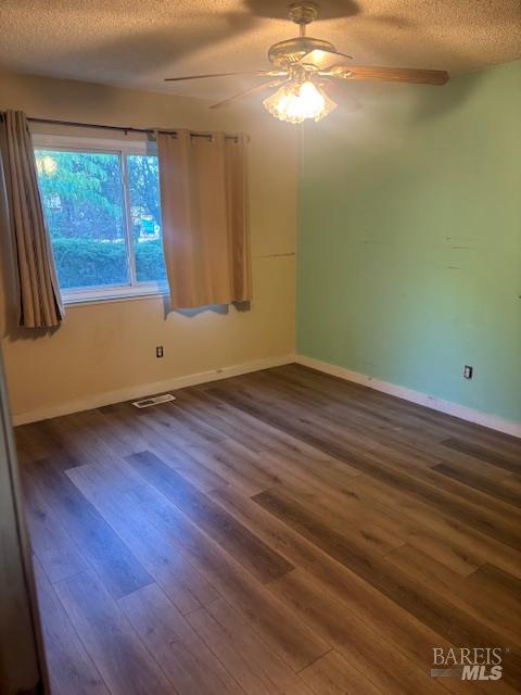 Detail Gallery Image 16 of 18 For 749 Grove St, Sonoma,  CA 95476 - 3 Beds | 2 Baths