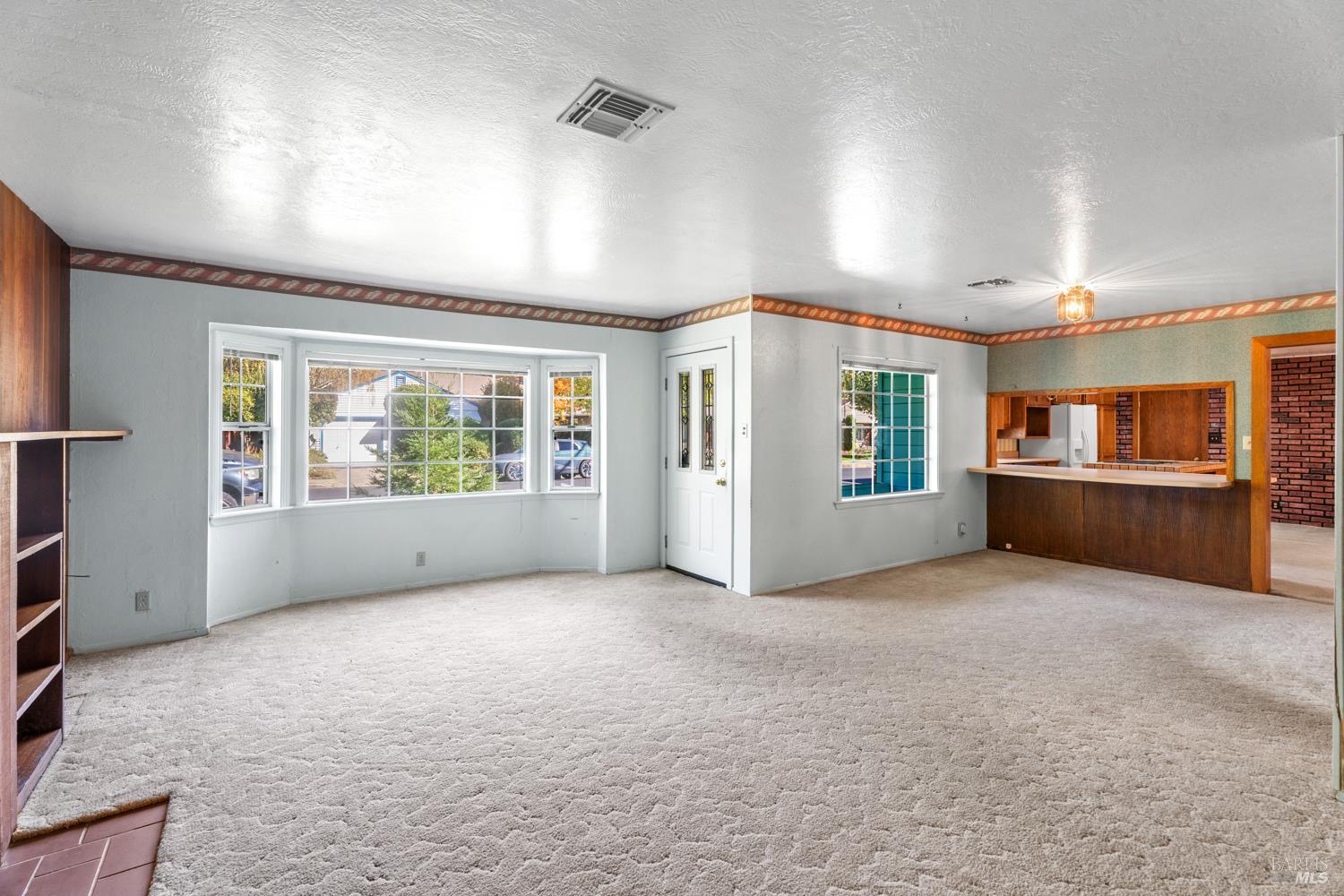 Detail Gallery Image 5 of 21 For 970 N Pine St, Ukiah,  CA 95482 - 3 Beds | 2 Baths