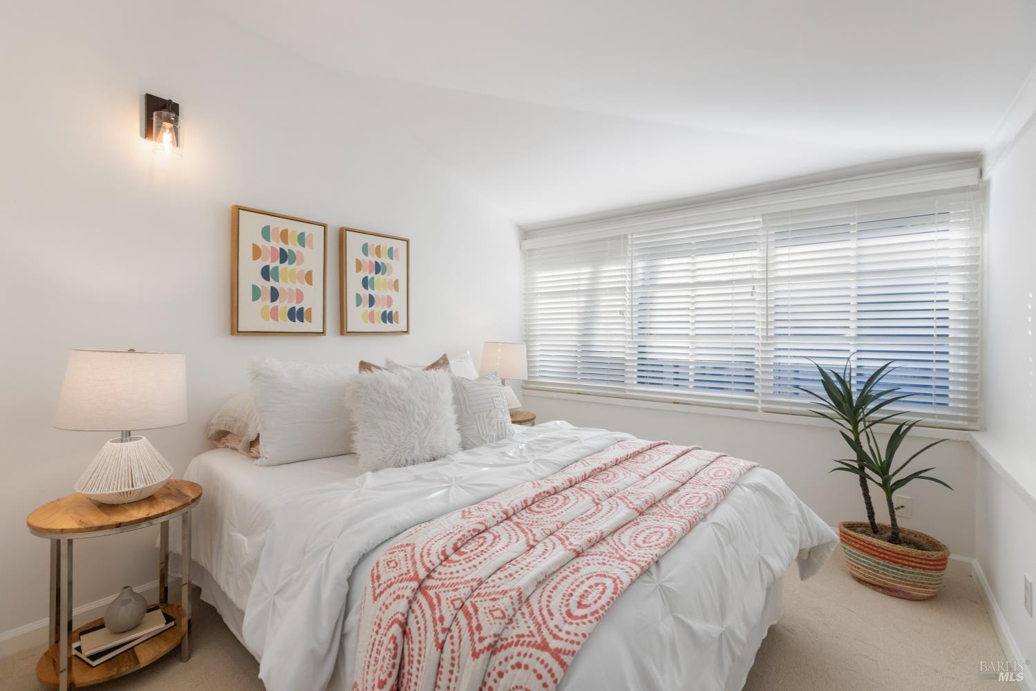 Detail Gallery Image 31 of 67 For 5 Hillside Ave, Kentfield,  CA 94904 - 5 Beds | 3 Baths