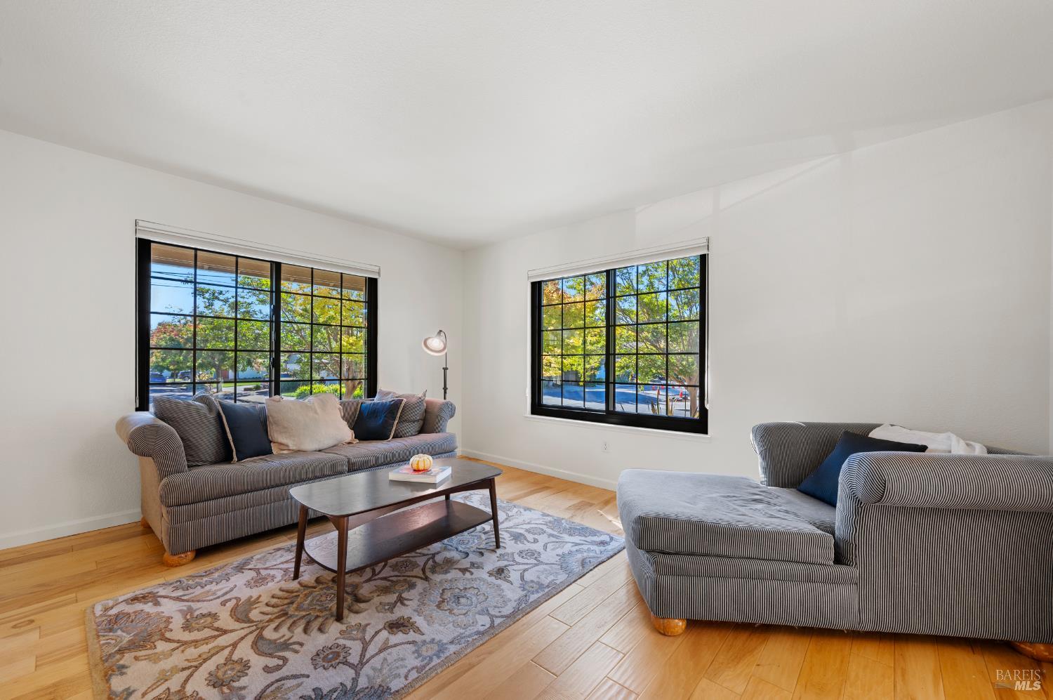 Detail Gallery Image 13 of 64 For 1049 Charlson Way, Napa,  CA 94558 - 3 Beds | 2 Baths