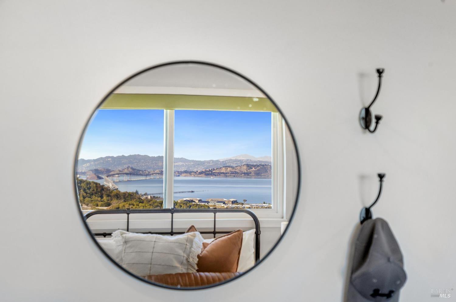 Detail Gallery Image 19 of 57 For 19 Mliss Ln, San Rafael,  CA 94901 - 4 Beds | 3 Baths