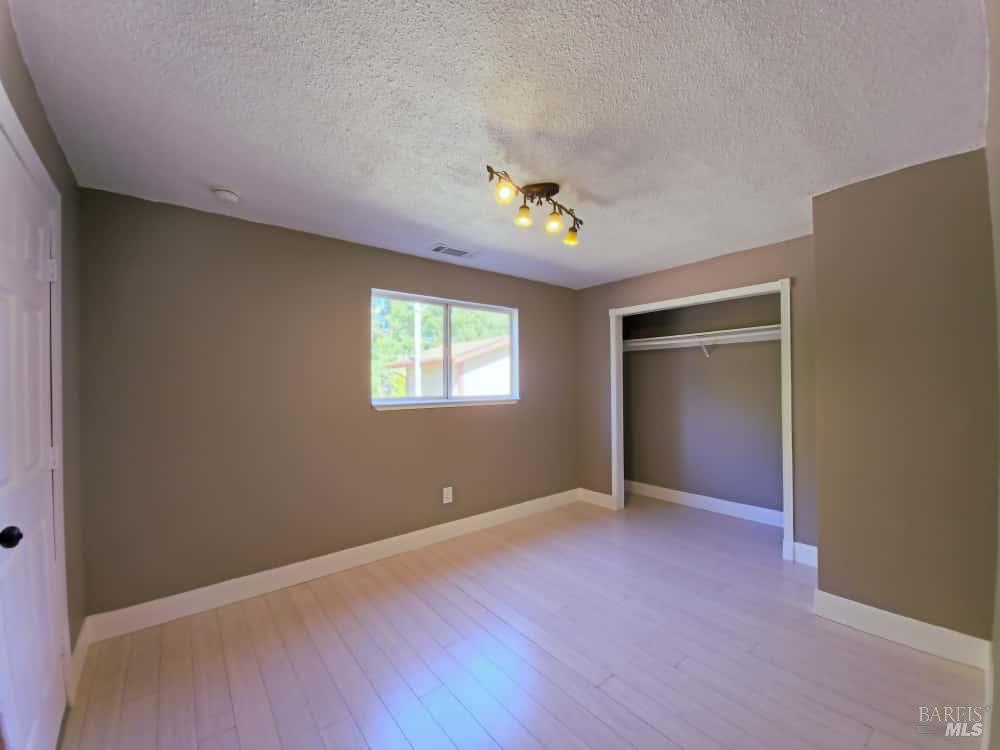 Detail Gallery Image 13 of 27 For 6060 Oak Ave, Cotati,  CA 94931 - 4 Beds | 2 Baths