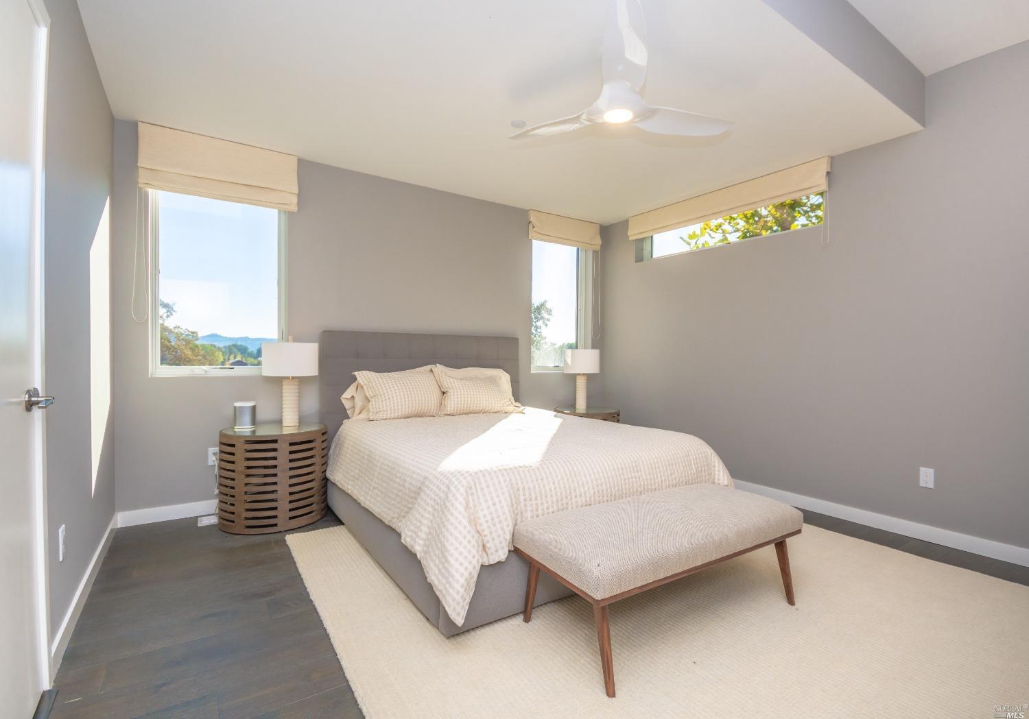 Detail Gallery Image 13 of 32 For 1090 1st Ave, Napa,  CA 94558 - 5 Beds | 4 Baths