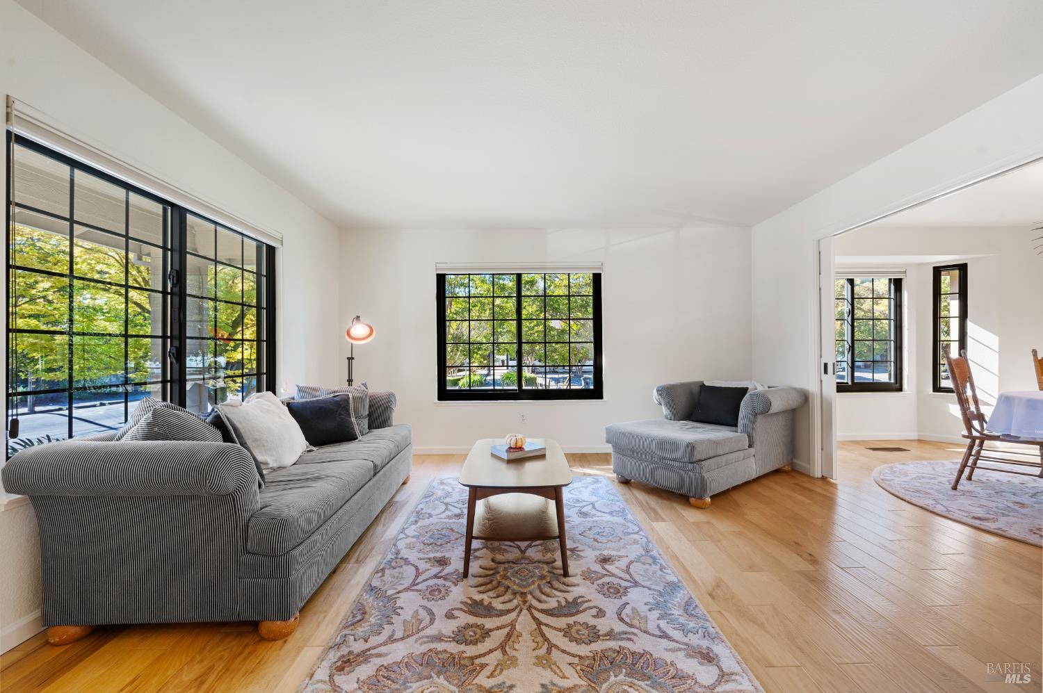 Detail Gallery Image 11 of 64 For 1049 Charlson Way, Napa,  CA 94558 - 3 Beds | 2 Baths