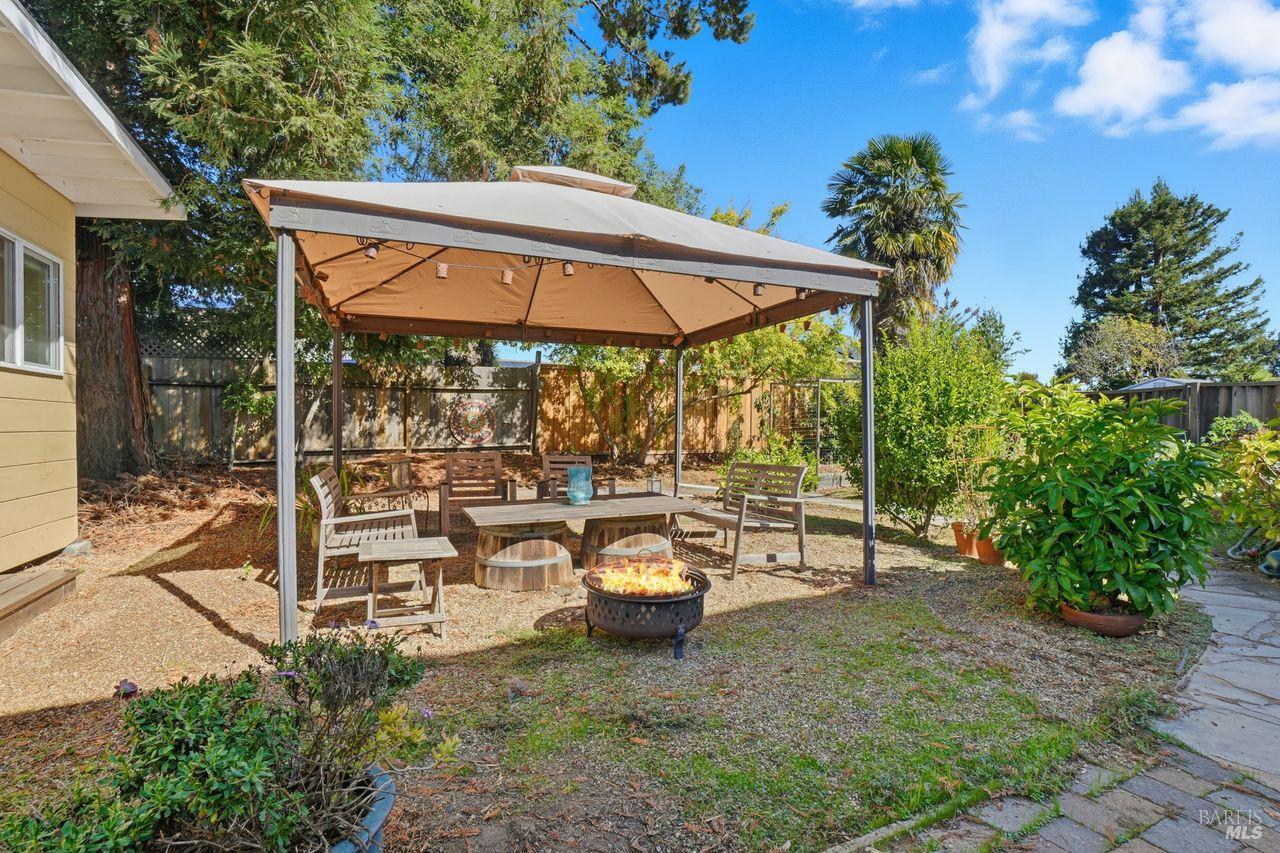 Detail Gallery Image 31 of 45 For 85 San Carlos Way, Novato,  CA 94945 - 4 Beds | 3 Baths