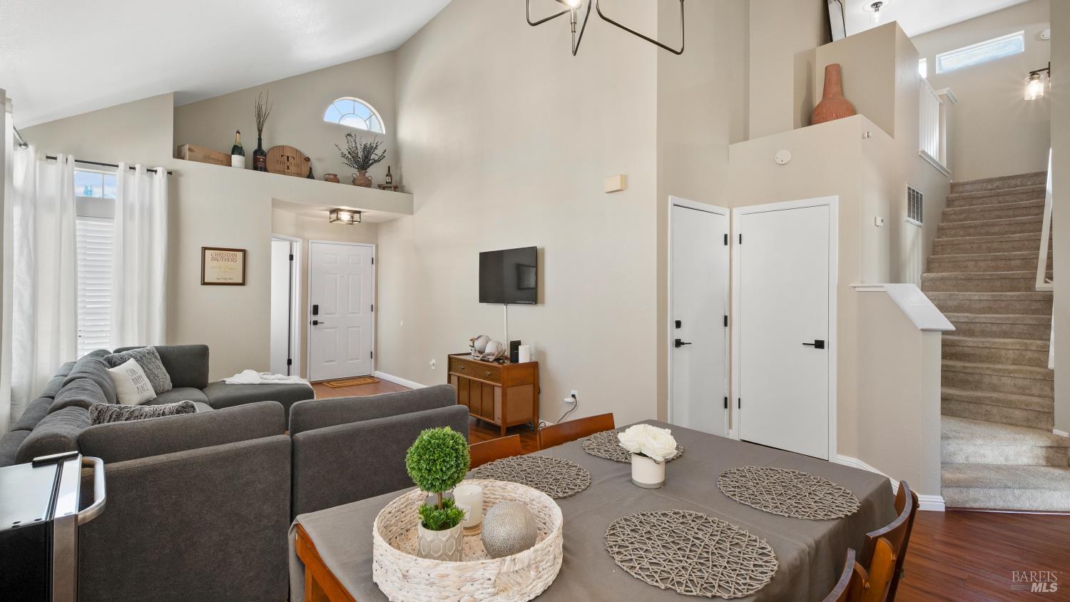 Detail Gallery Image 10 of 36 For 114 Birchwood Ct, Suisun City,  CA 94585 - 3 Beds | 2/1 Baths