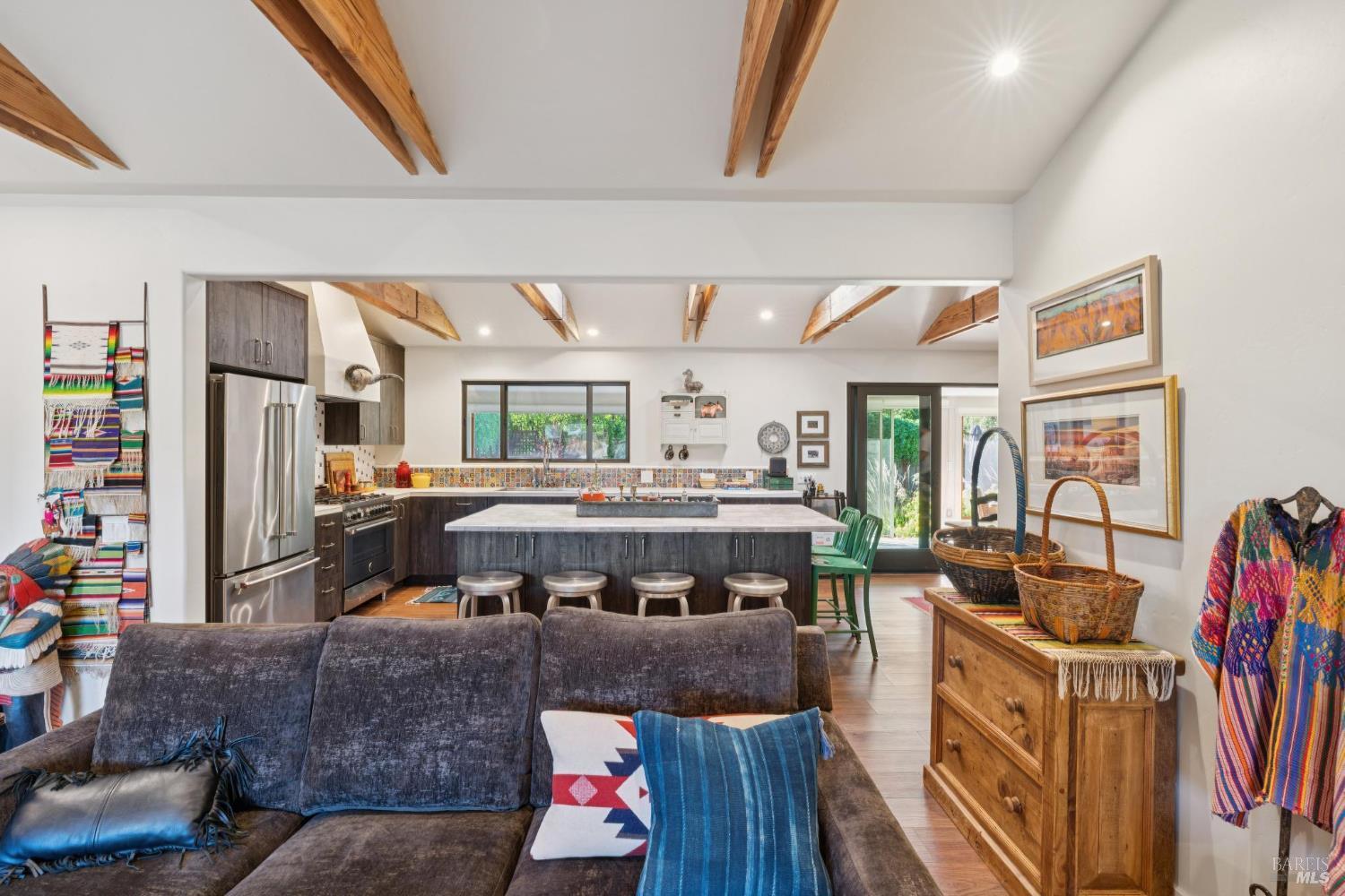 Detail Gallery Image 8 of 46 For 32 El Nido Ct, Sonoma,  CA 95476 - 3 Beds | 2 Baths