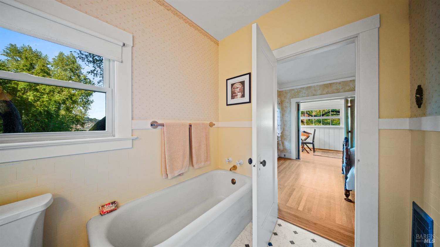 Detail Gallery Image 26 of 77 For 150 Bungalow Ave, San Rafael,  CA 94901 - 4 Beds | 2 Baths