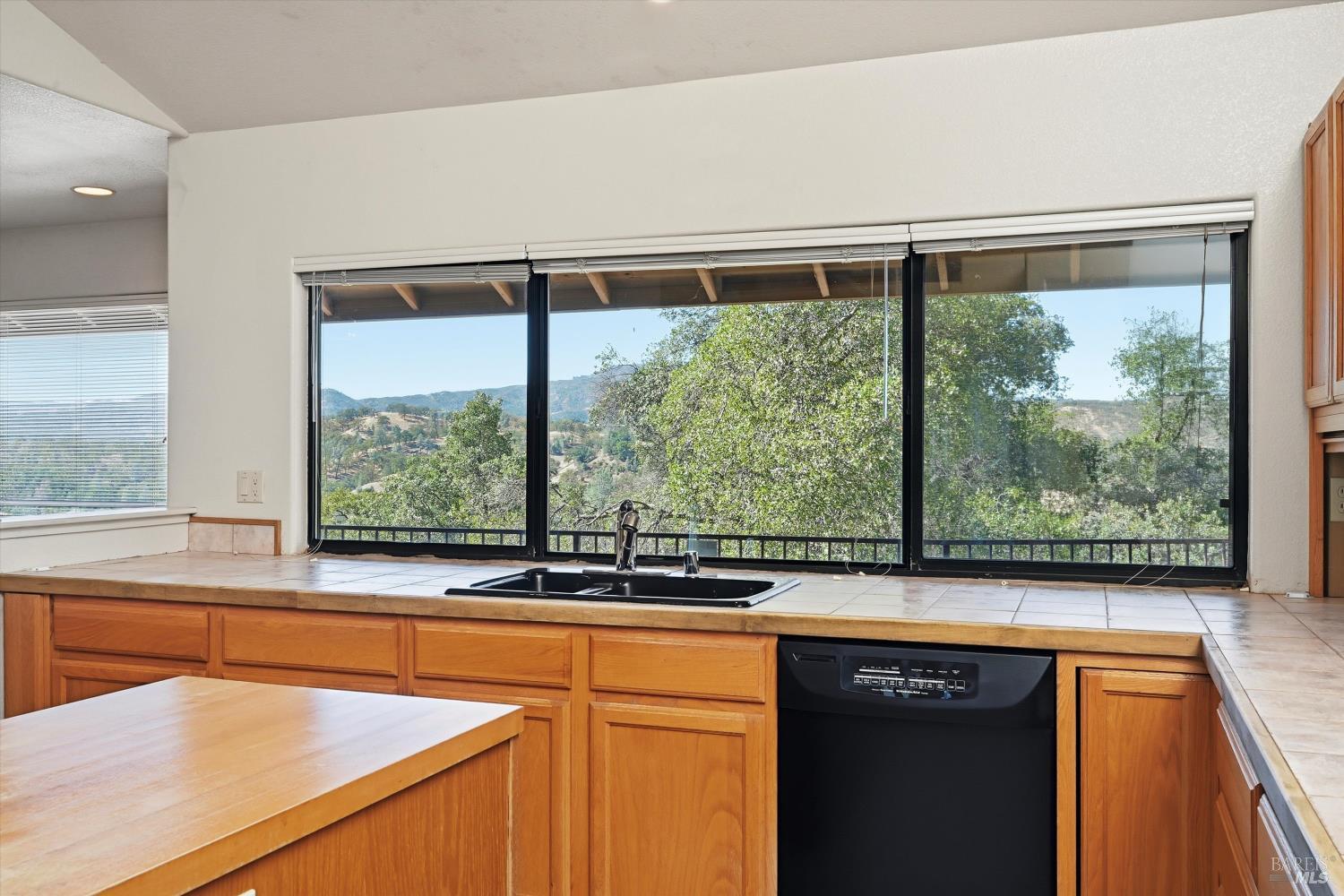 Detail Gallery Image 15 of 47 For 16261 Conestoga Rd, Hidden Valley Lake,  CA 95467 - 3 Beds | 2/1 Baths