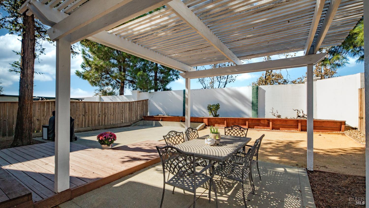 Detail Gallery Image 32 of 36 For 114 Birchwood Ct, Suisun City,  CA 94585 - 3 Beds | 2/1 Baths