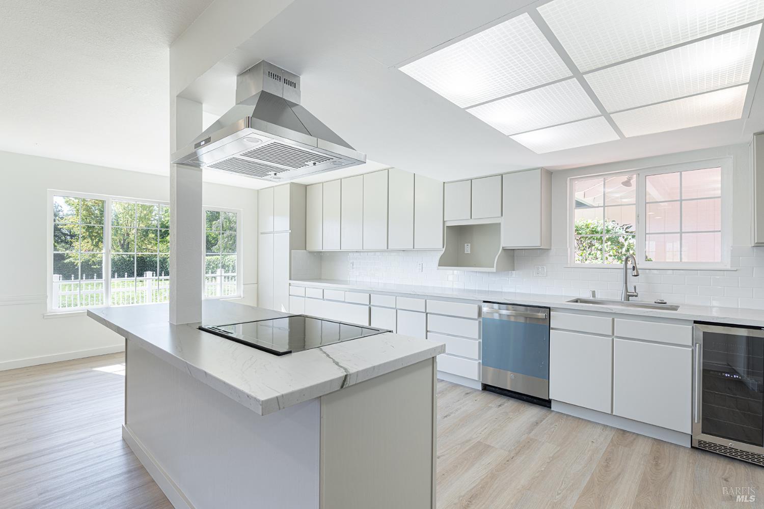 Detail Gallery Image 3 of 37 For 6565 Bennett Valley Rd, Santa Rosa,  CA 95404 - 3 Beds | 2 Baths