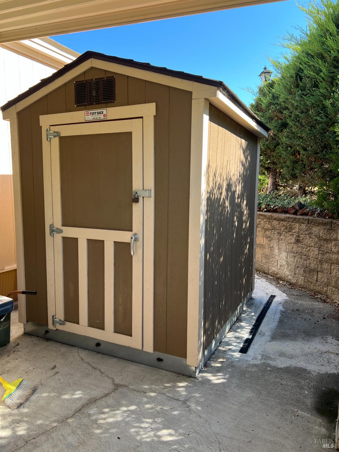 Detail Gallery Image 25 of 31 For 121 Panorama Dr, Novato,  CA 94949 - 2 Beds | 2 Baths