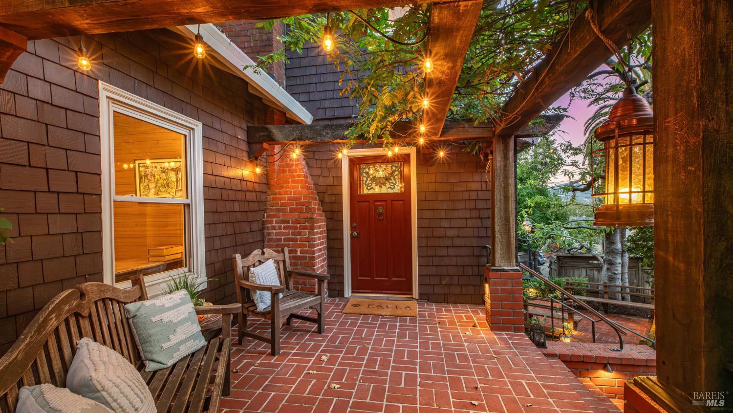 Detail Gallery Image 5 of 77 For 150 Bungalow Ave, San Rafael,  CA 94901 - 4 Beds | 2 Baths