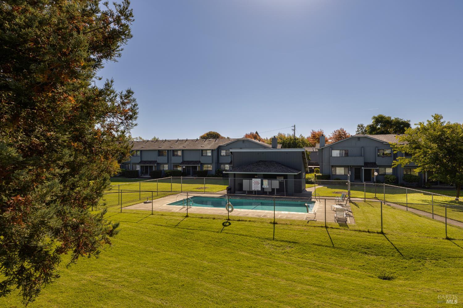 Detail Gallery Image 32 of 46 For 219 College View Dr, Rohnert Park,  CA 94928 - 3 Beds | 1/1 Baths