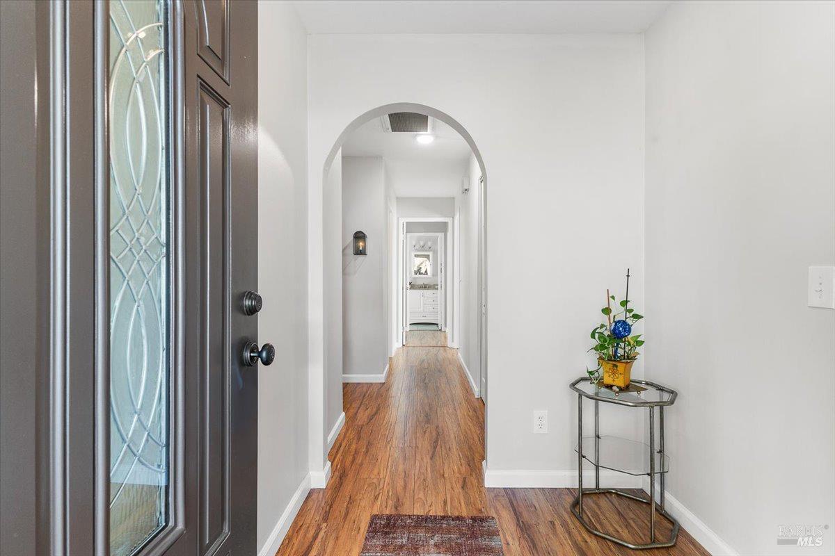 Detail Gallery Image 3 of 32 For 802 Adobe Dr, Santa Rosa,  CA 95404 - 2 Beds | 2 Baths