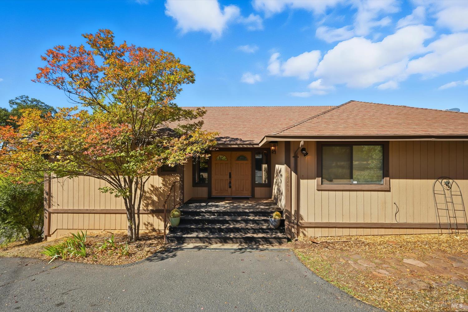 Detail Gallery Image 4 of 47 For 16261 Conestoga Rd, Hidden Valley Lake,  CA 95467 - 3 Beds | 2/1 Baths