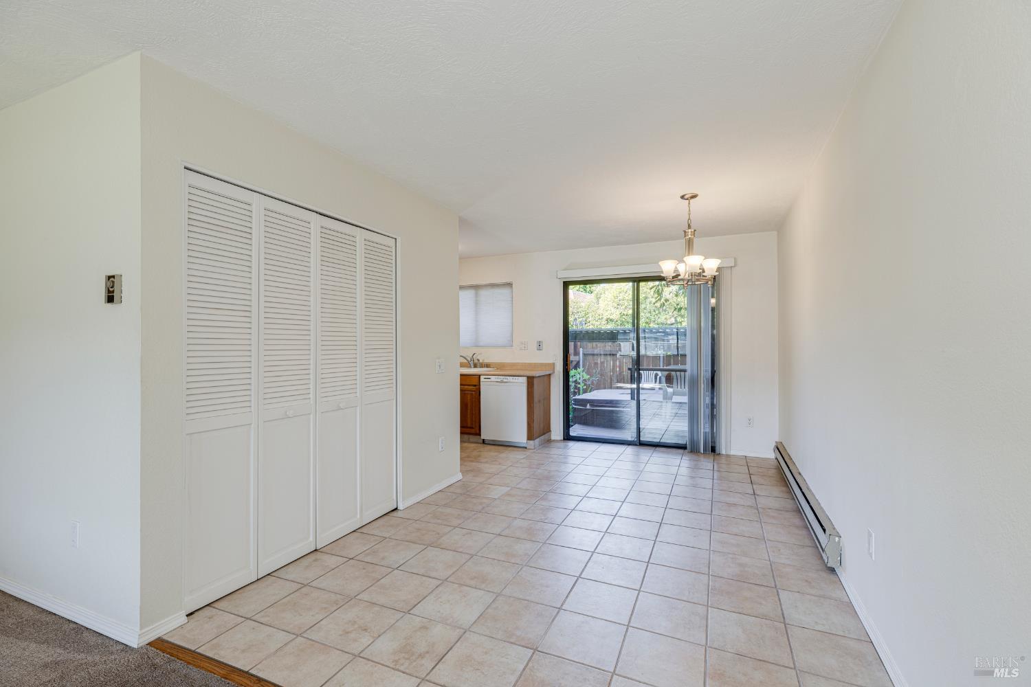 Detail Gallery Image 7 of 46 For 219 College View Dr, Rohnert Park,  CA 94928 - 3 Beds | 1/1 Baths