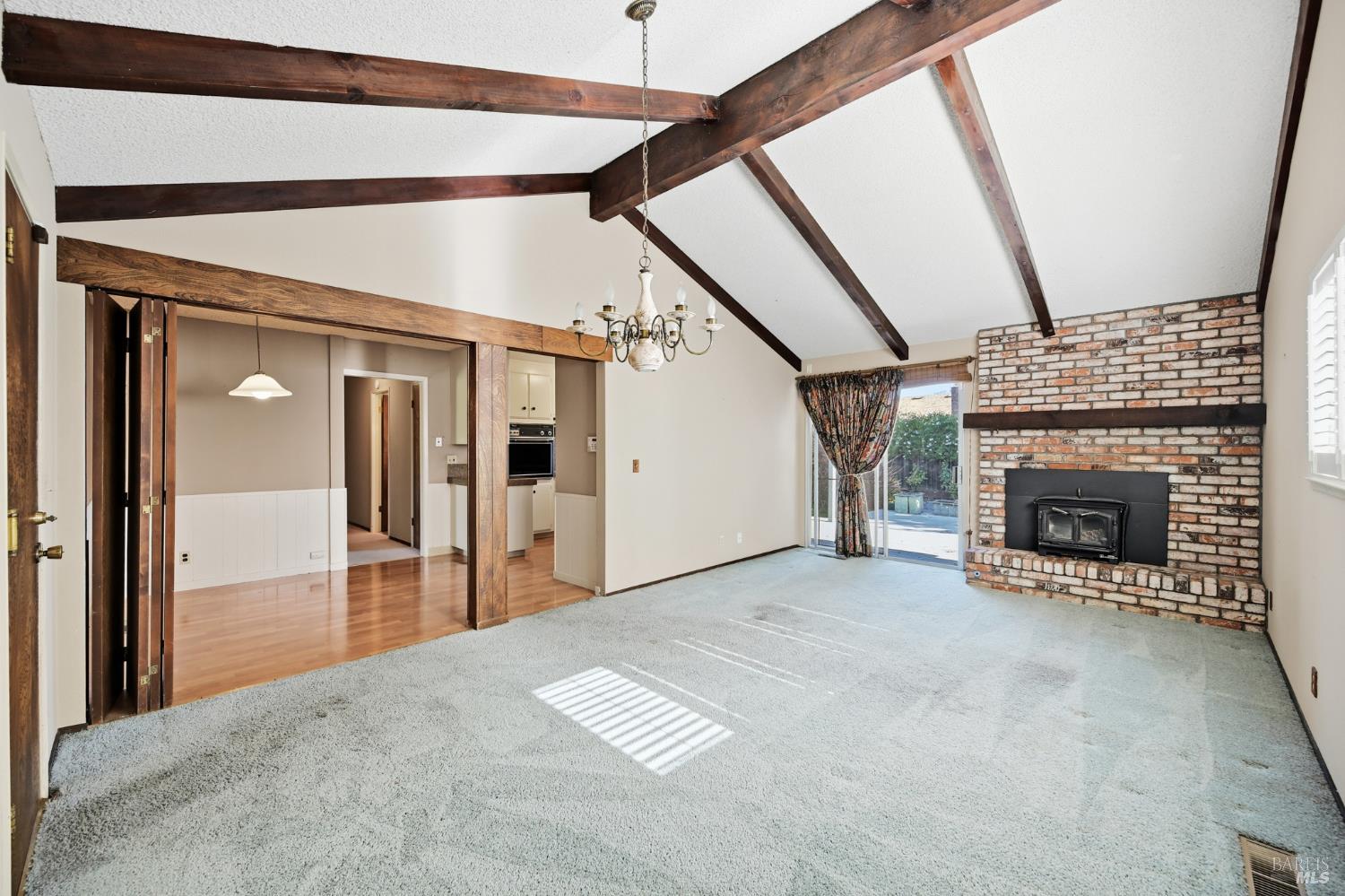 Detail Gallery Image 16 of 48 For 1124 Sunnyslope Dr, Santa Rosa,  CA 95404 - 4 Beds | 2 Baths