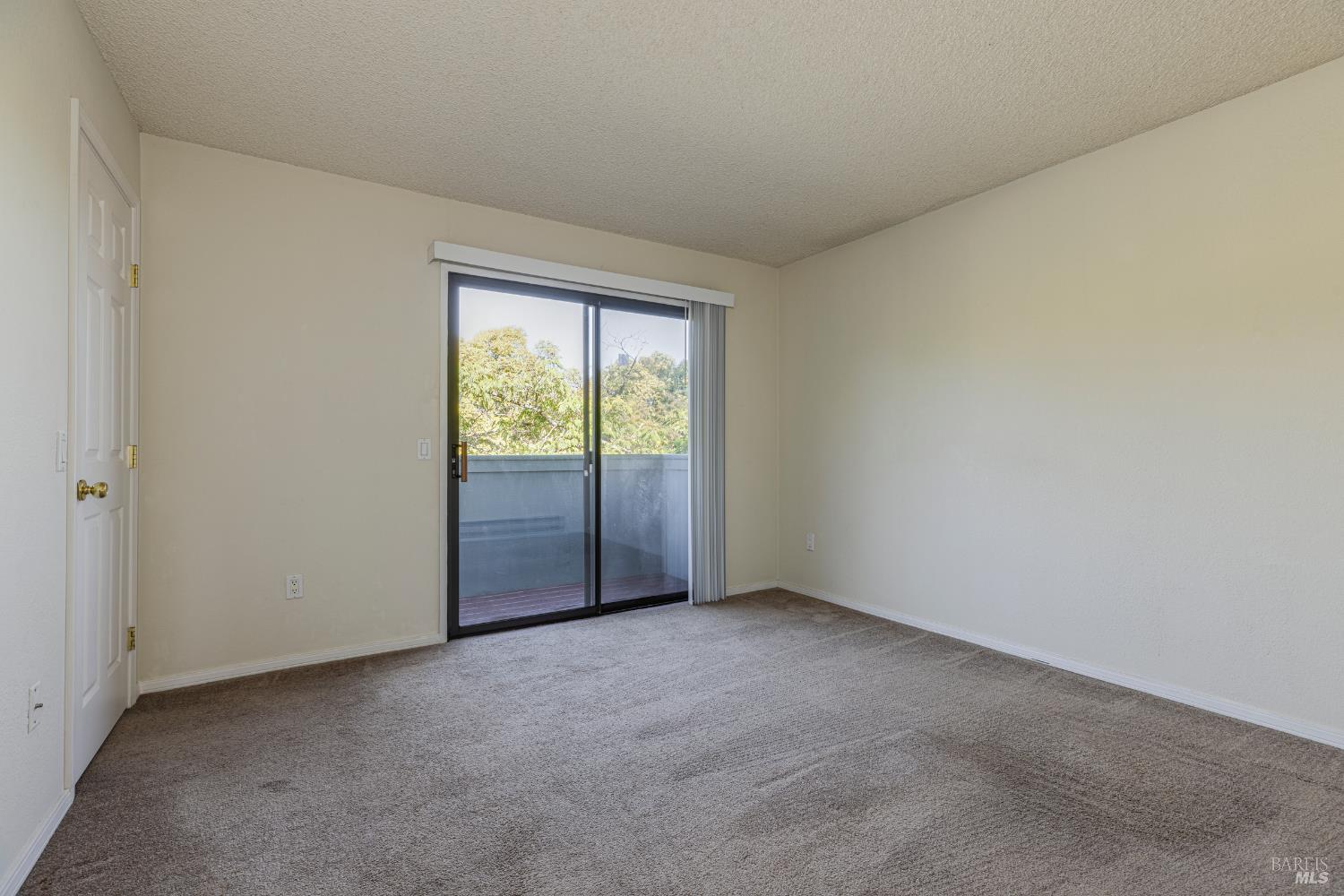 Detail Gallery Image 19 of 46 For 219 College View Dr, Rohnert Park,  CA 94928 - 3 Beds | 1/1 Baths