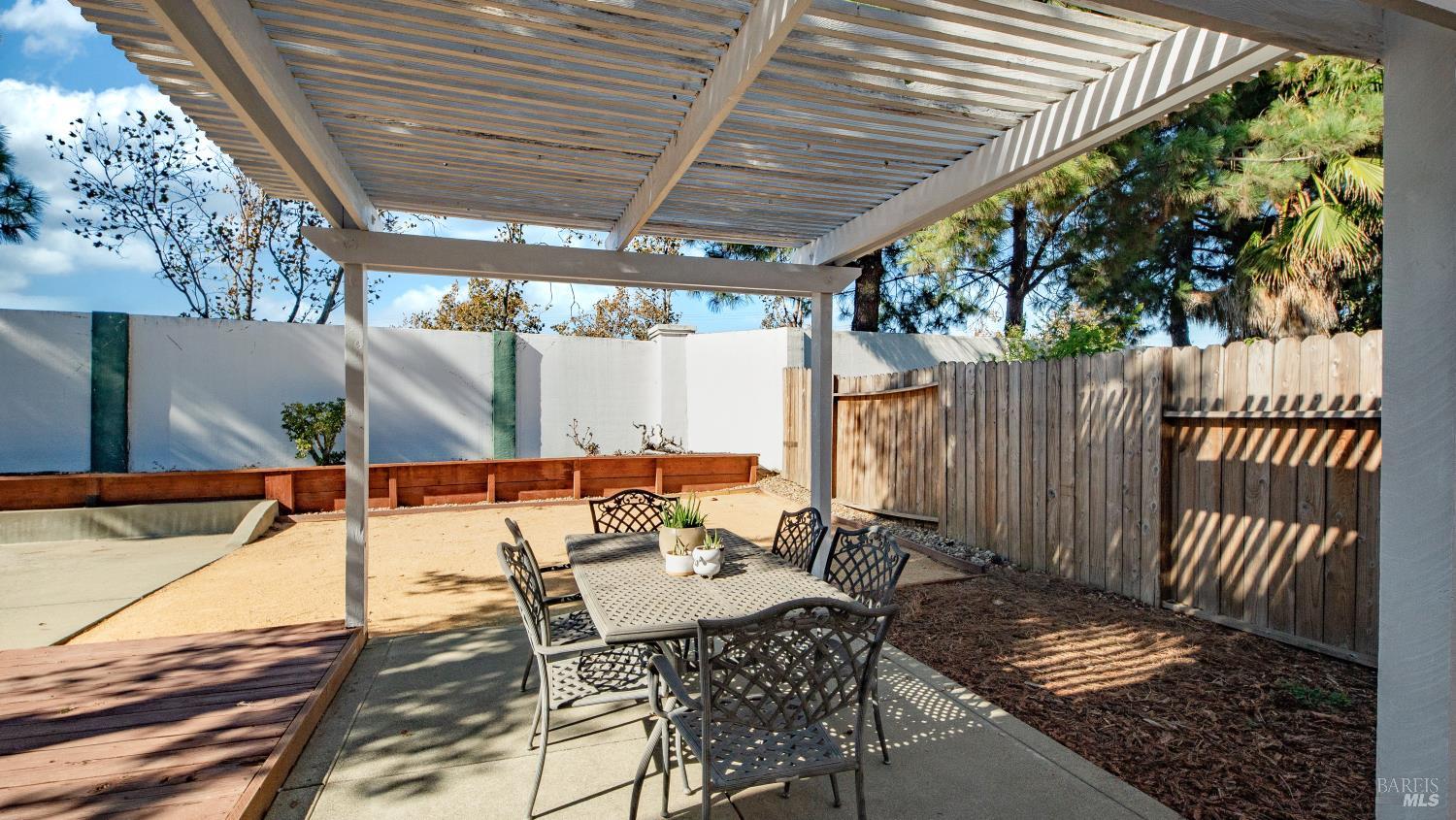 Detail Gallery Image 31 of 36 For 114 Birchwood Ct, Suisun City,  CA 94585 - 3 Beds | 2/1 Baths