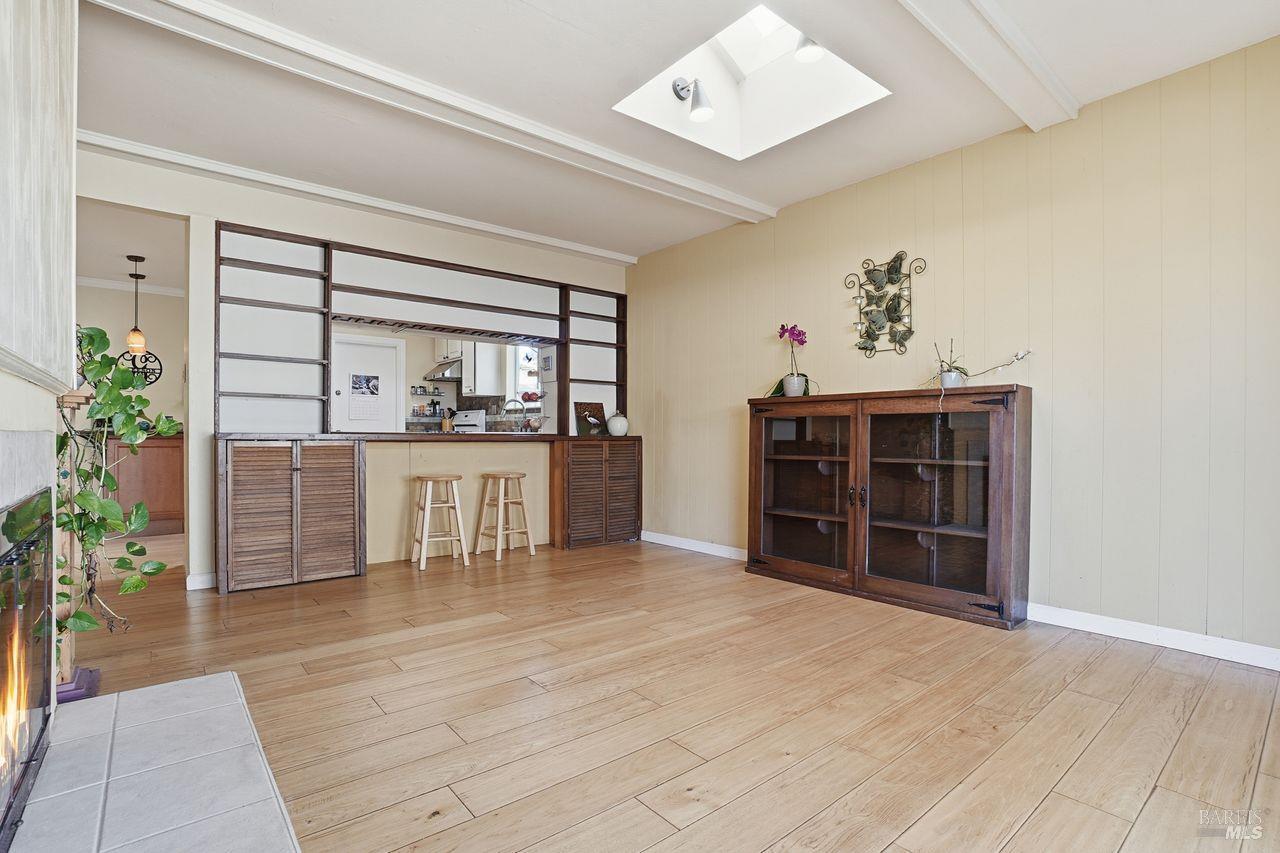 Detail Gallery Image 8 of 45 For 85 San Carlos Way, Novato,  CA 94945 - 4 Beds | 3 Baths