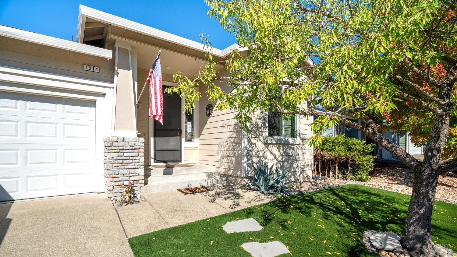 Detail Gallery Image 2 of 30 For 1214 Marque Dr, Rohnert Park,  CA 94928 - 3 Beds | 2 Baths