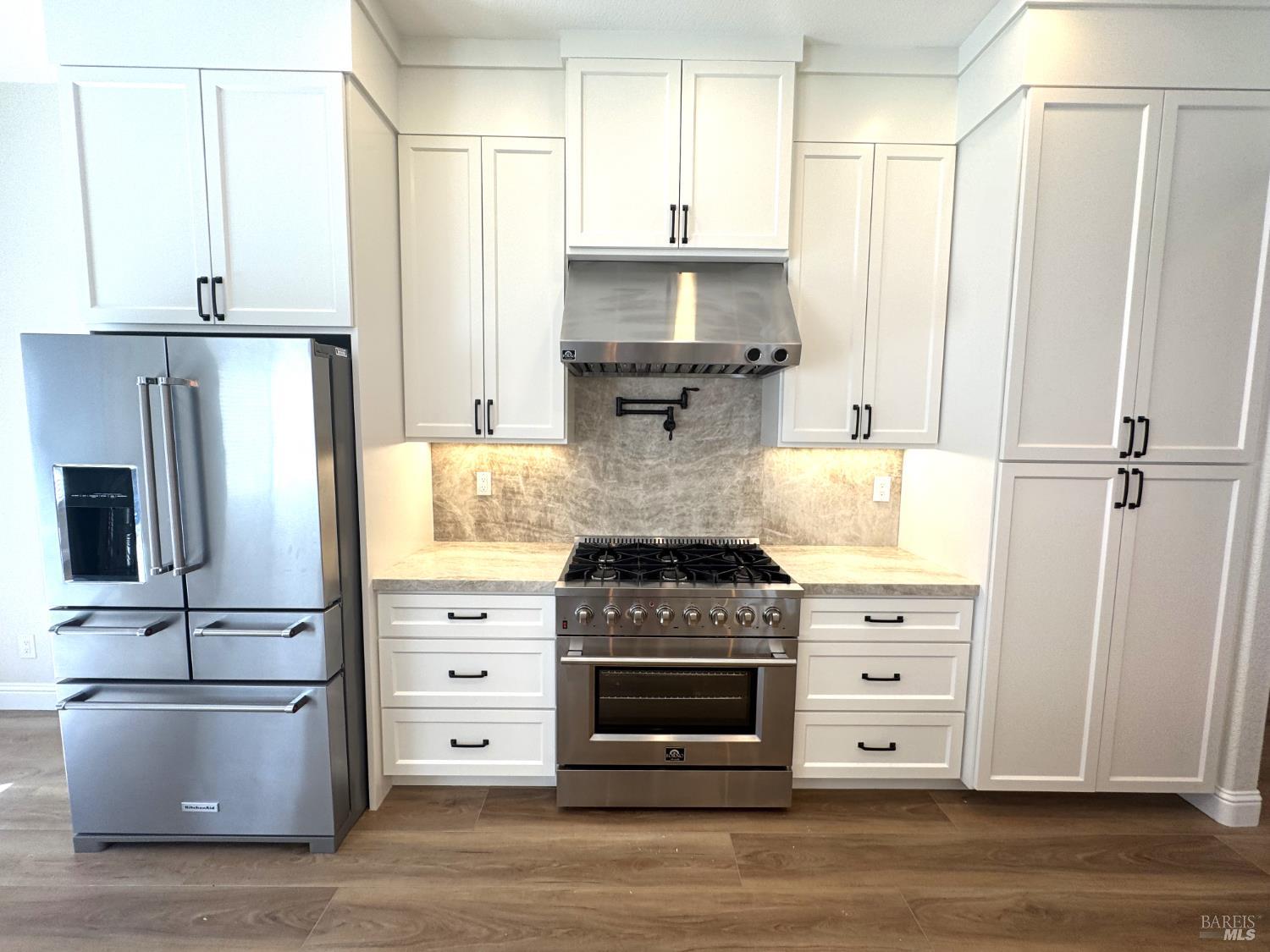 Detail Gallery Image 10 of 53 For 107 St Michael Ct, Cloverdale,  CA 95425 - 3 Beds | 2 Baths