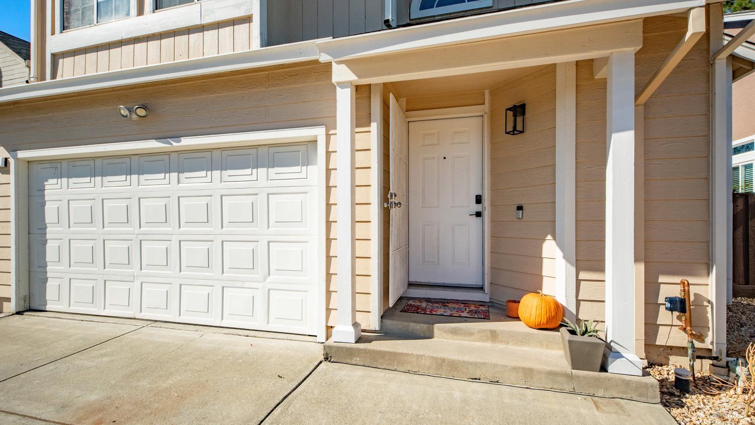 Detail Gallery Image 4 of 36 For 114 Birchwood Ct, Suisun City,  CA 94585 - 3 Beds | 2/1 Baths