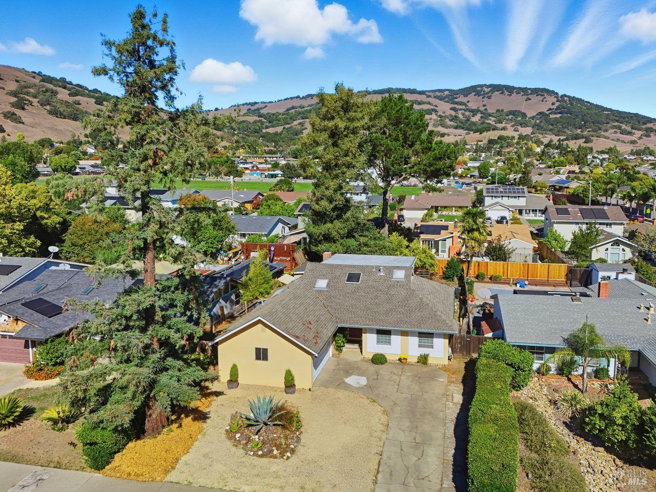 Detail Gallery Image 26 of 45 For 85 San Carlos Way, Novato,  CA 94945 - 4 Beds | 3 Baths