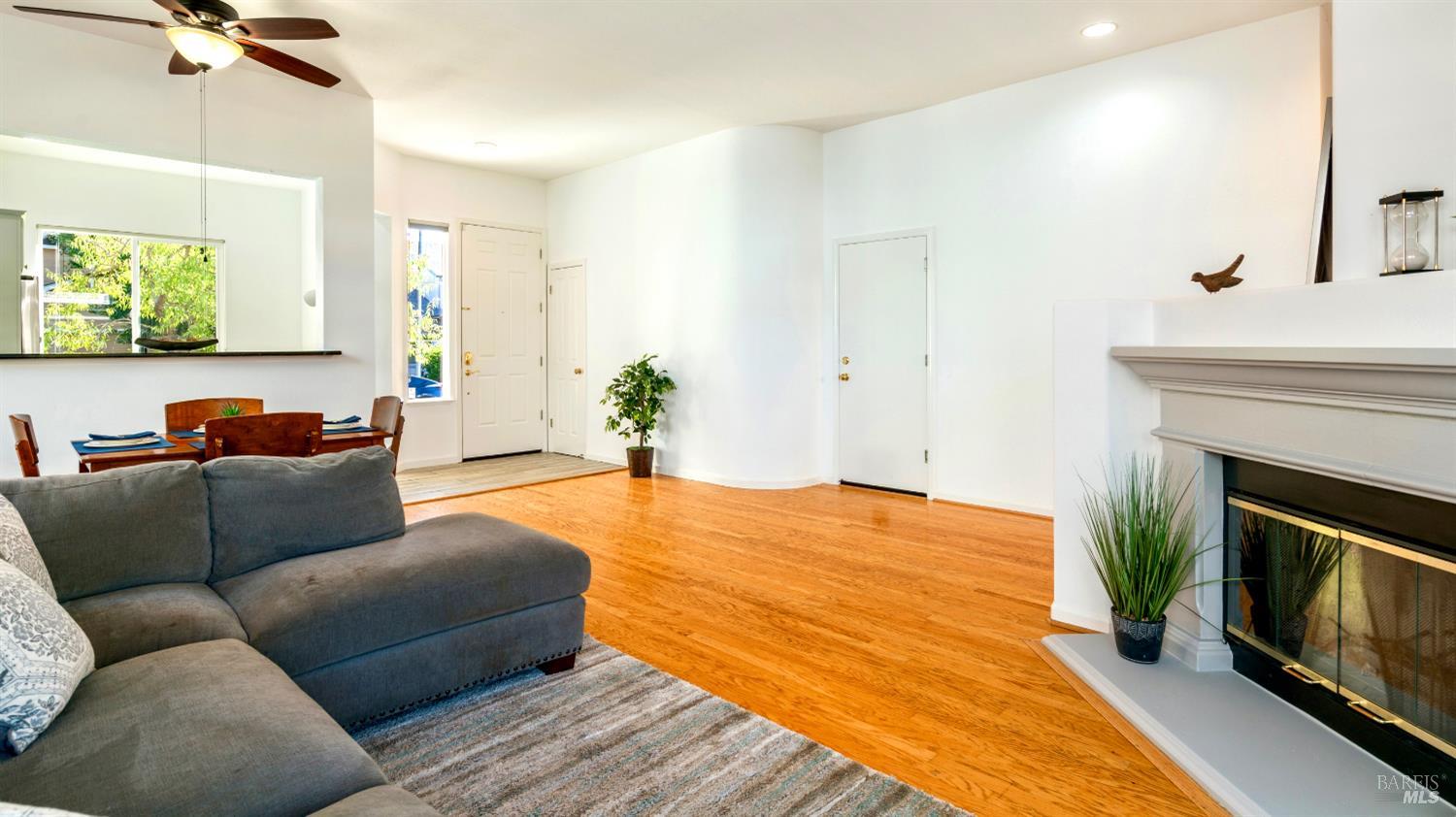 Detail Gallery Image 10 of 30 For 1214 Marque Dr, Rohnert Park,  CA 94928 - 3 Beds | 2 Baths