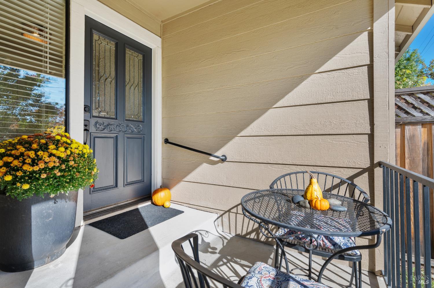 Detail Gallery Image 5 of 64 For 1049 Charlson Way, Napa,  CA 94558 - 3 Beds | 2 Baths