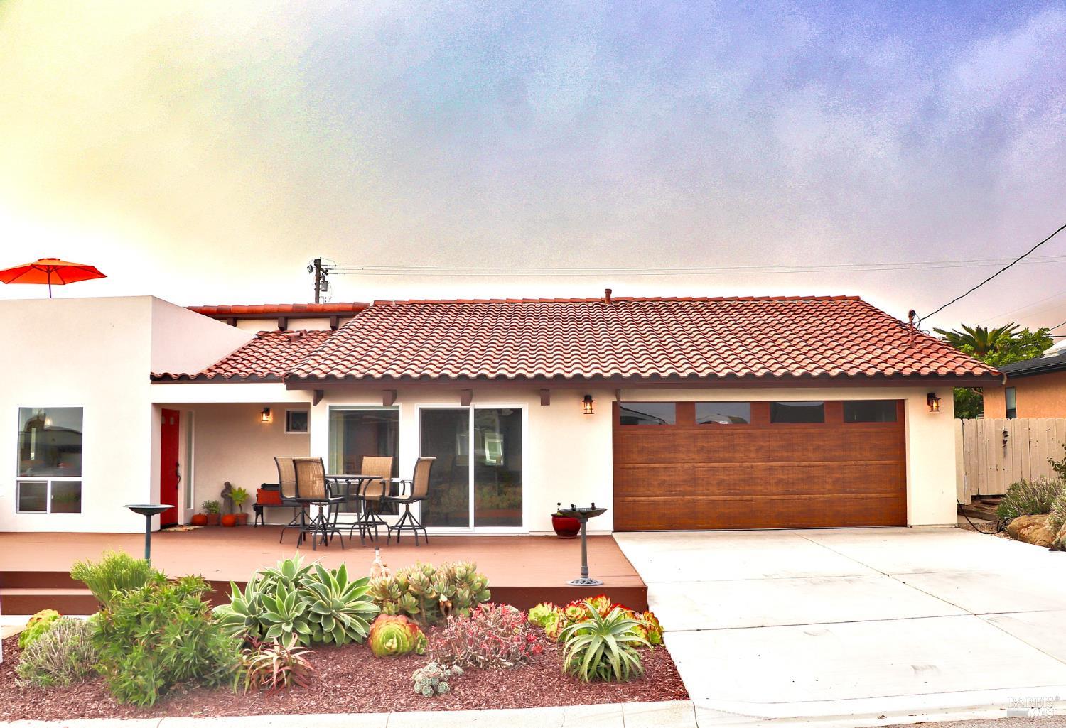 Detail Gallery Image 2 of 51 For 175 Tahiti St, Morro Bay,  CA 93442 - 3 Beds | 2 Baths