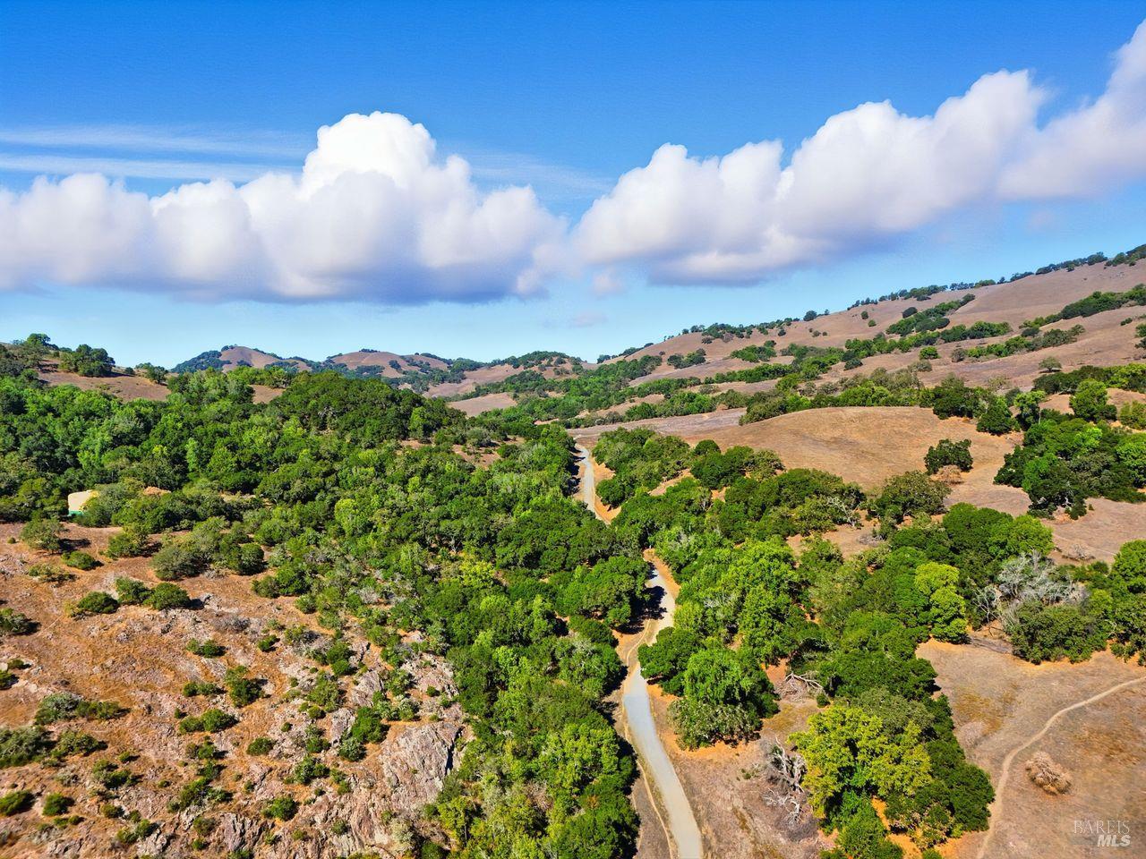 Detail Gallery Image 34 of 45 For 85 San Carlos Way, Novato,  CA 94945 - 4 Beds | 3 Baths