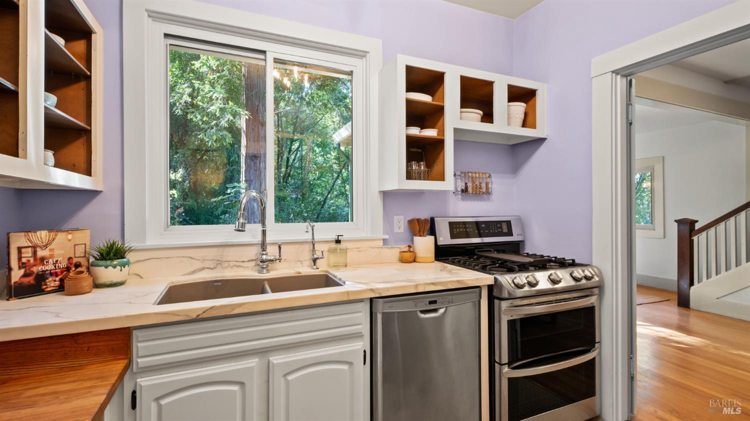 Detail Gallery Image 15 of 77 For 150 Bungalow Ave, San Rafael,  CA 94901 - 4 Beds | 2 Baths
