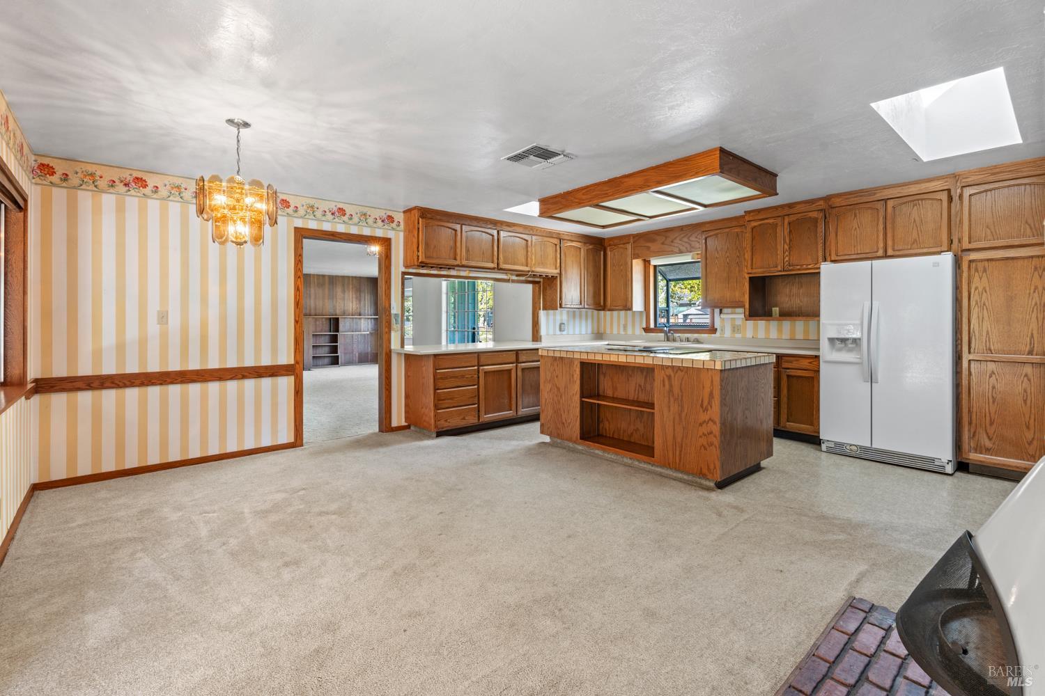 Detail Gallery Image 6 of 21 For 970 N Pine St, Ukiah,  CA 95482 - 3 Beds | 2 Baths