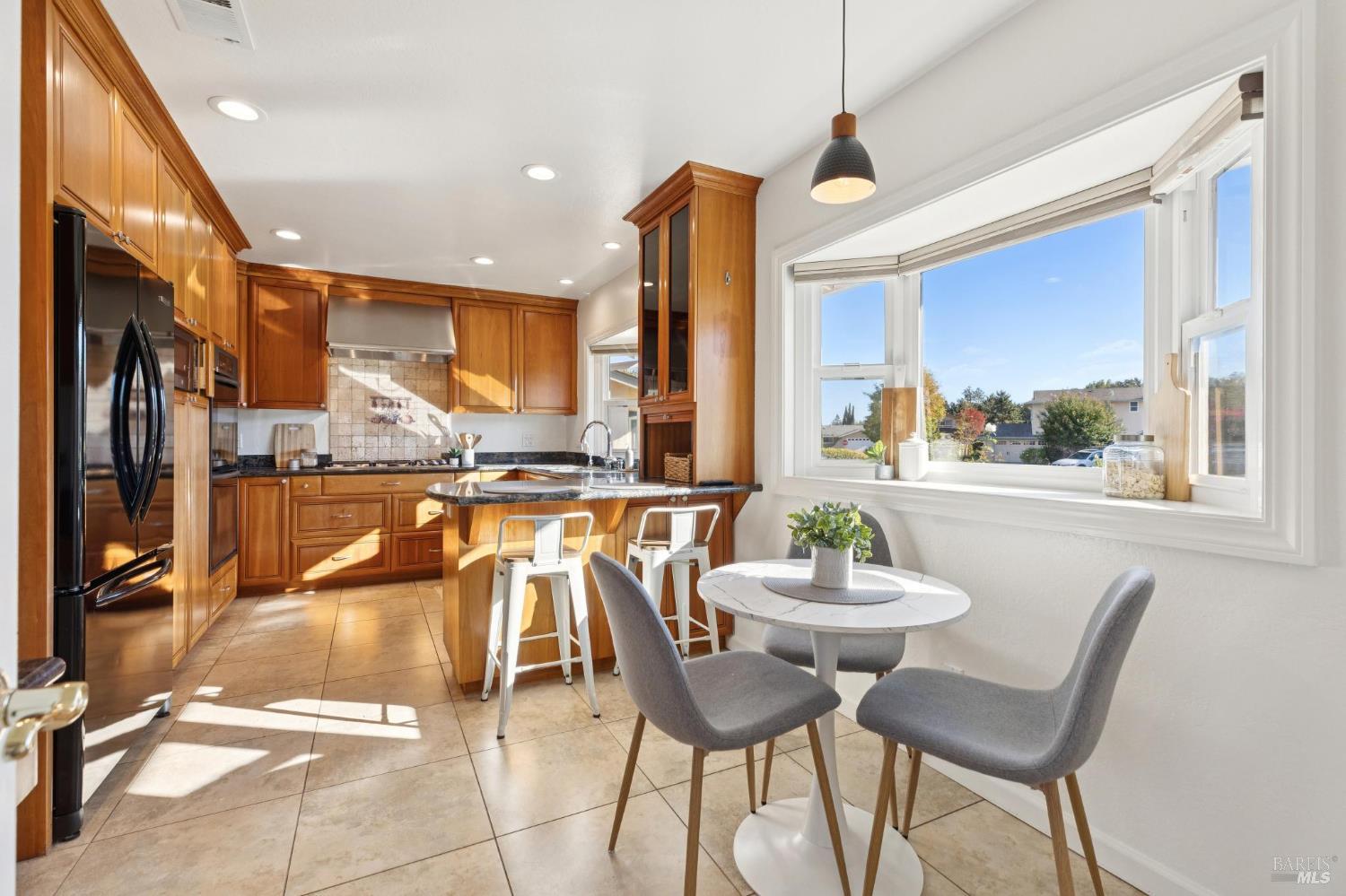 Detail Gallery Image 4 of 45 For 2108 Feliz Dr, Novato,  CA 94945 - 4 Beds | 3 Baths