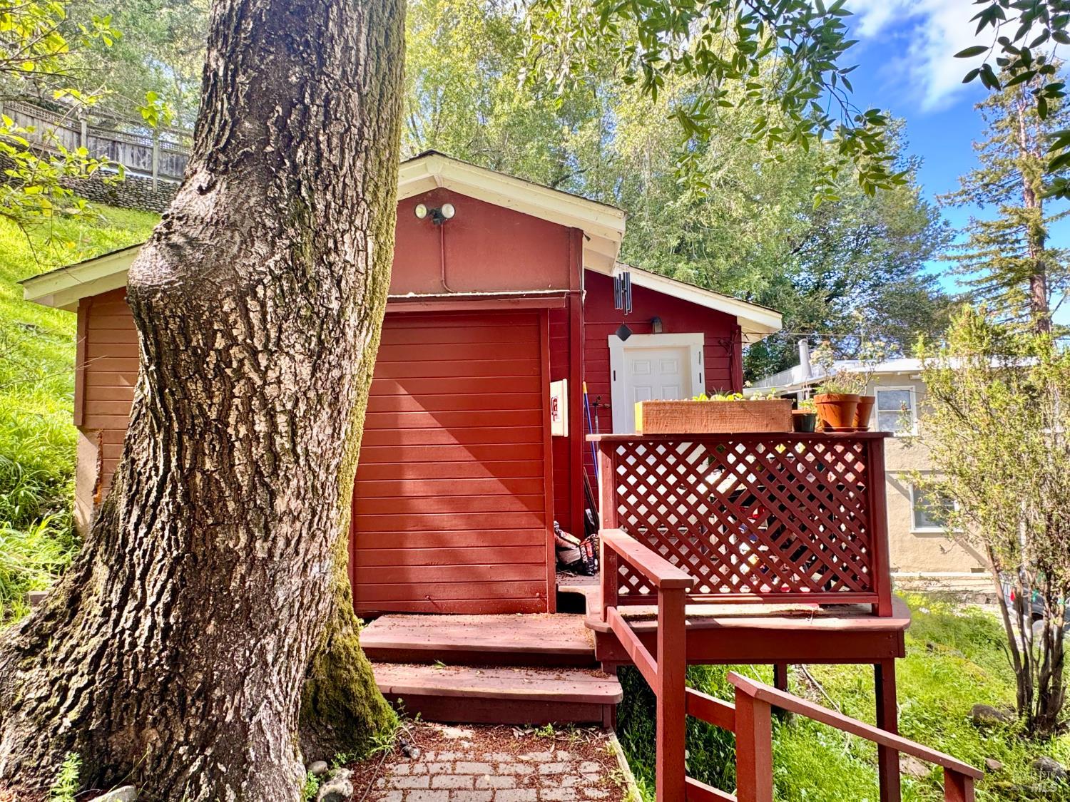 Detail Gallery Image 3 of 22 For 55 Park Rd, Fairfax,  CA 94930 - 11 Beds | 6/2 Baths