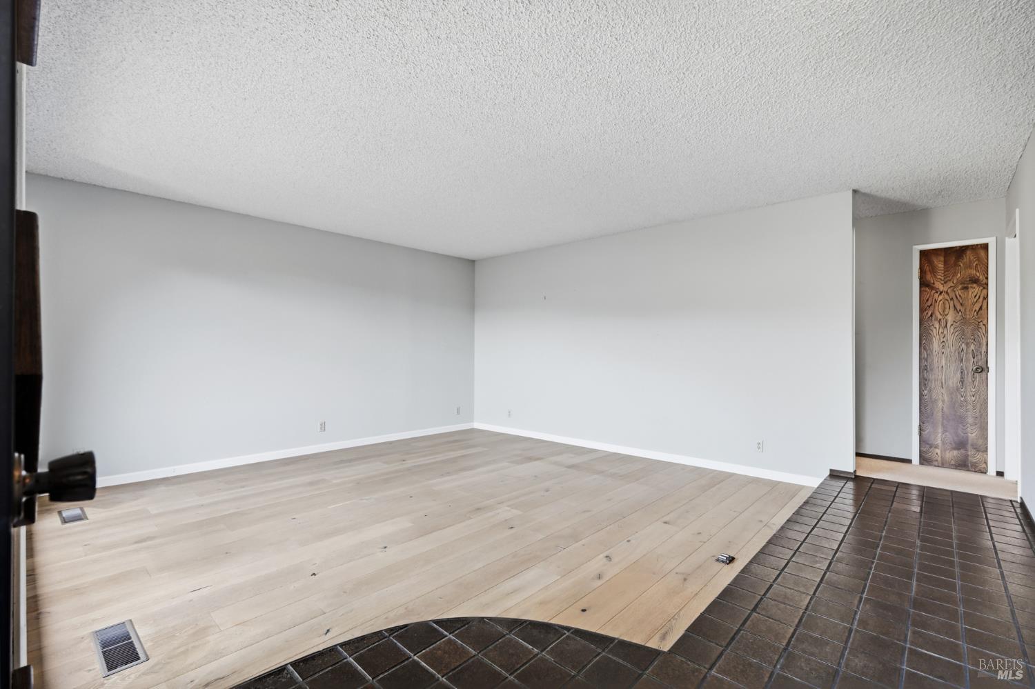 Detail Gallery Image 6 of 48 For 1124 Sunnyslope Dr, Santa Rosa,  CA 95404 - 4 Beds | 2 Baths