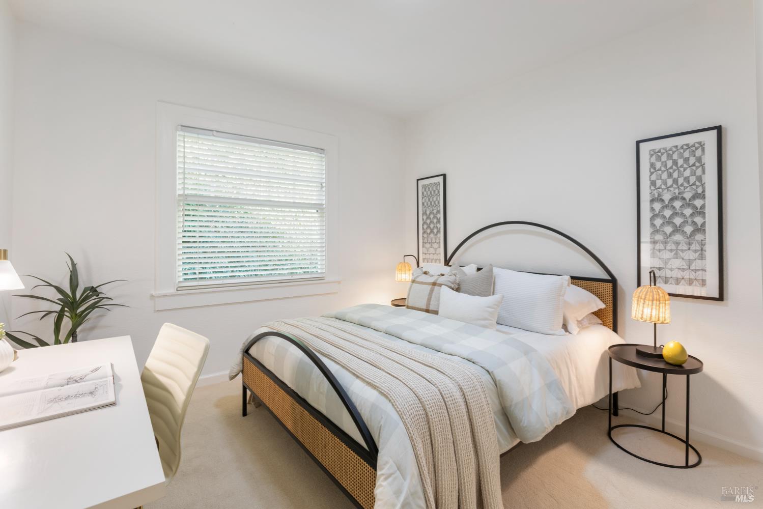 Detail Gallery Image 17 of 67 For 5 Hillside Ave, Kentfield,  CA 94904 - 5 Beds | 3 Baths