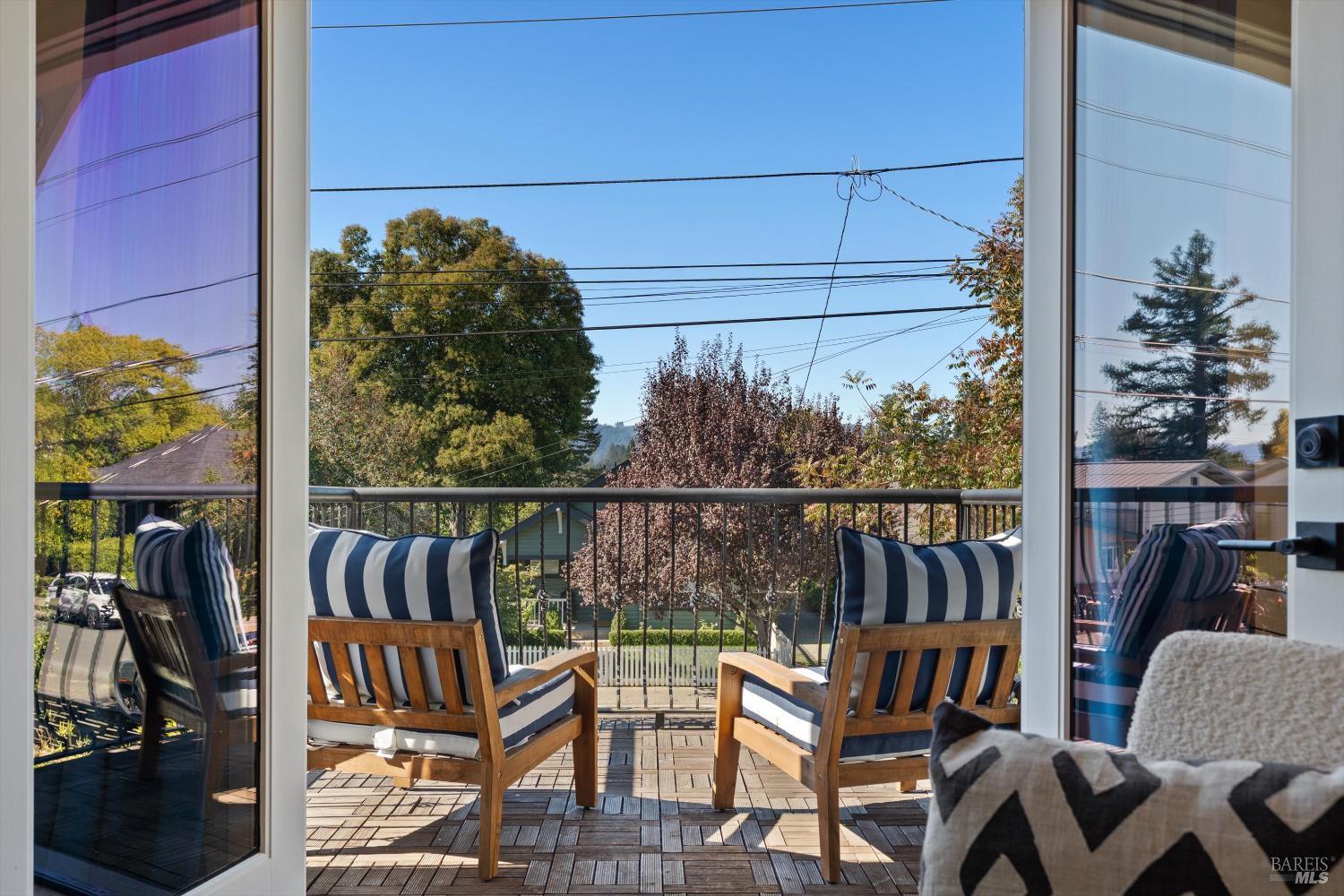 Detail Gallery Image 27 of 41 For 620 Brown St, Healdsburg,  CA 95448 - 4 Beds | 4/1 Baths