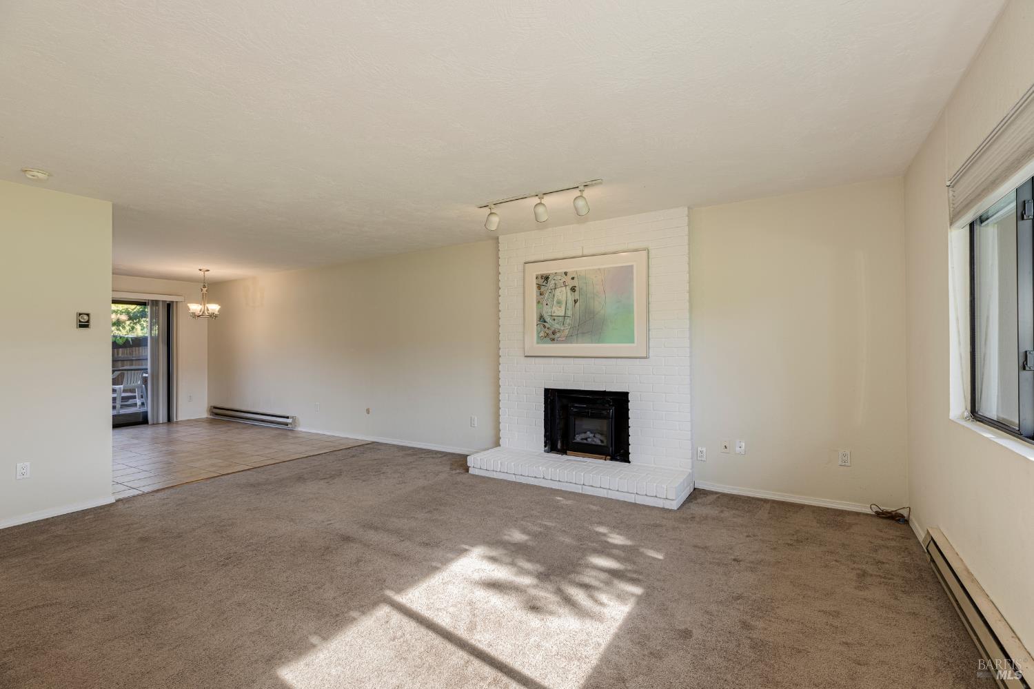 Detail Gallery Image 3 of 46 For 219 College View Dr, Rohnert Park,  CA 94928 - 3 Beds | 1/1 Baths
