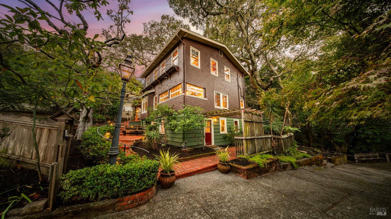 Detail Gallery Image 3 of 77 For 150 Bungalow Ave, San Rafael,  CA 94901 - 4 Beds | 2 Baths