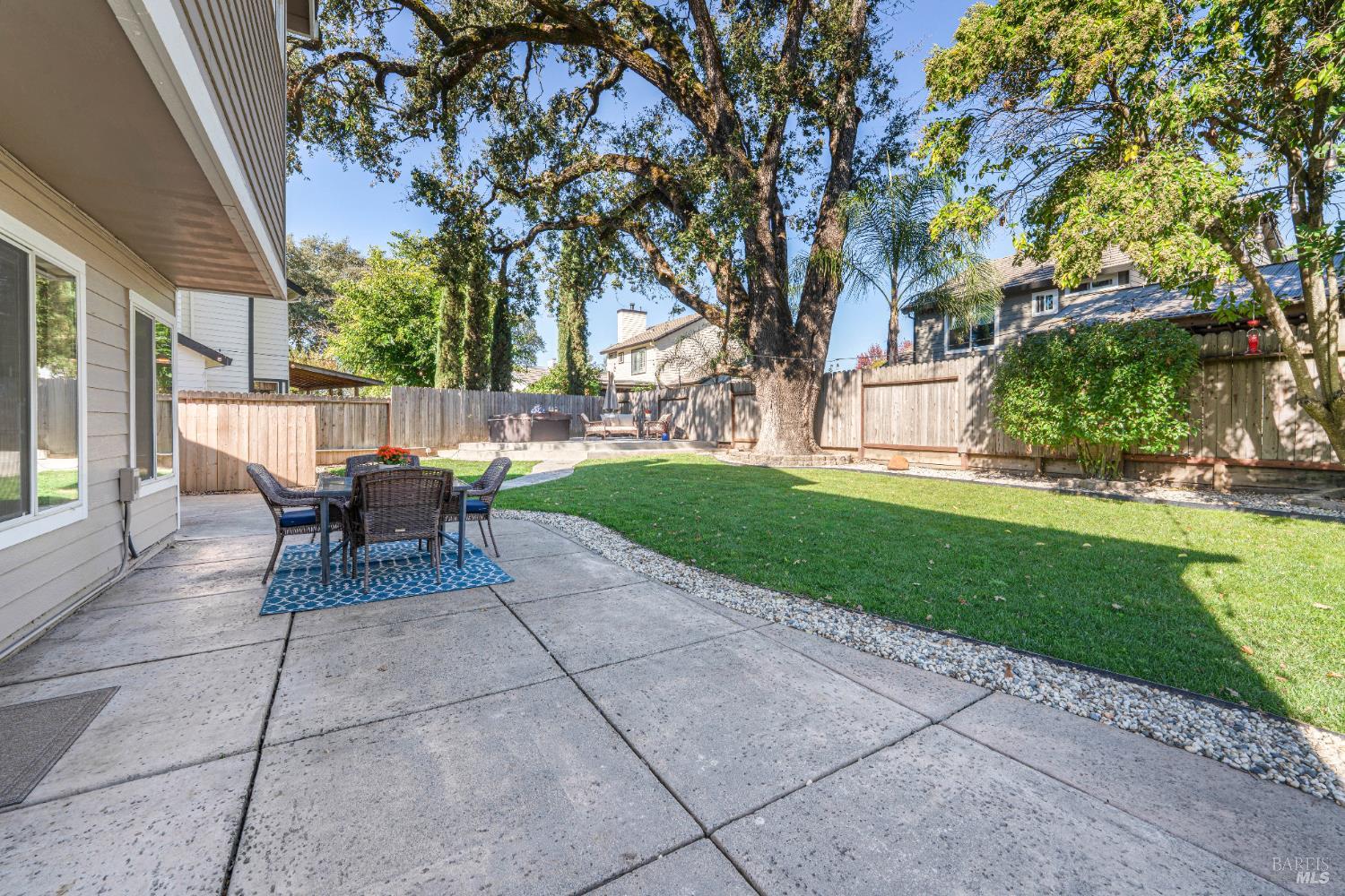 Detail Gallery Image 42 of 45 For 129 Wooded Glen Ct, Windsor,  CA 95492 - 4 Beds | 3 Baths