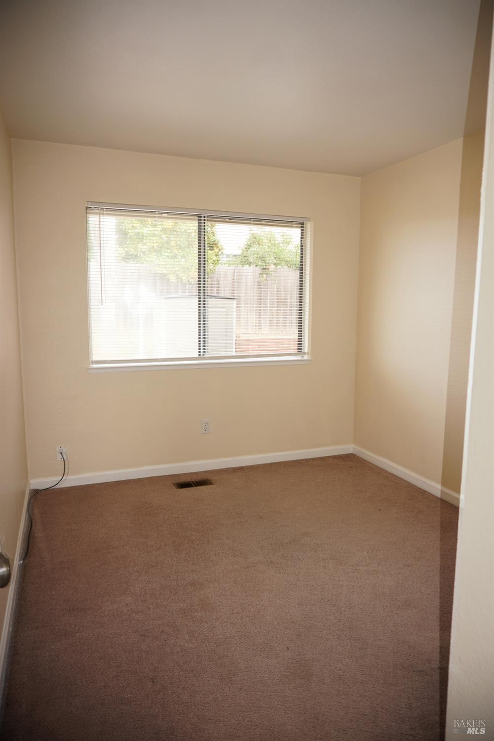 Detail Gallery Image 9 of 28 For 1048 Topsail Dr, Vallejo,  CA 94591 - 4 Beds | 2 Baths