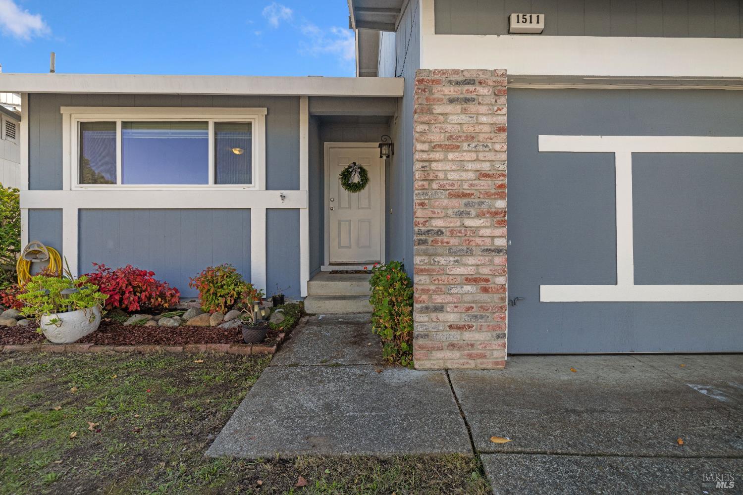 Detail Gallery Image 3 of 27 For 1511 Gladstone Way, Rohnert Park,  CA 94928 - 3 Beds | 2 Baths